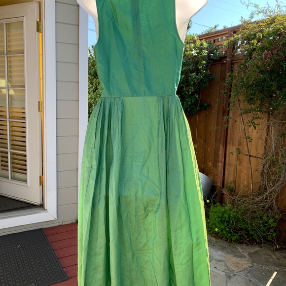 Dosa 100% silk wraparound Dress size 1 or US small gorgeous green - Picture 6 of 16